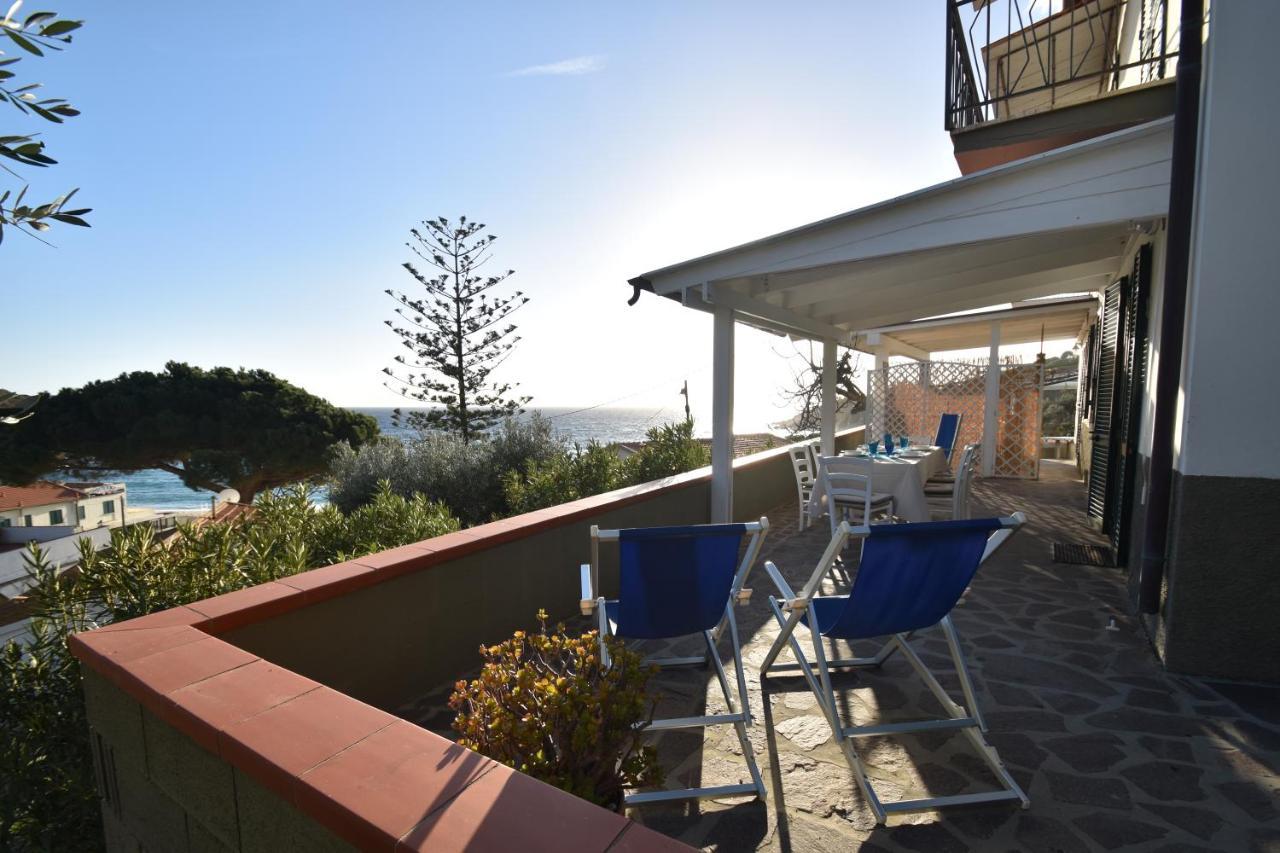 Appartamenti Cavoli - Vista Mare Con Terrazze, Clima E Posti Auto Spiaggia di Cavoli Exterior photo