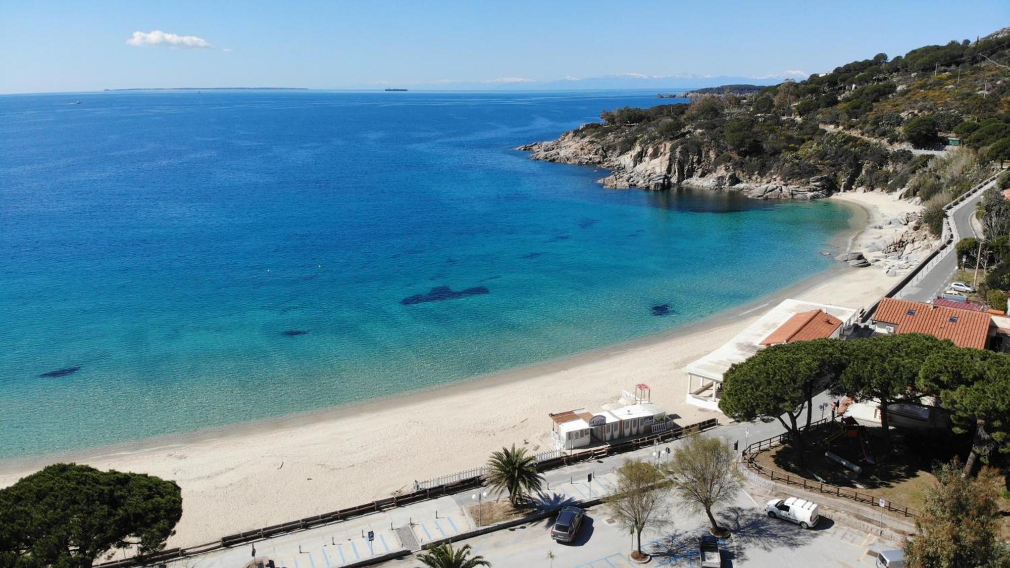 Appartamenti Cavoli - Vista Mare Con Terrazze, Clima E Posti Auto Spiaggia di Cavoli Exterior photo