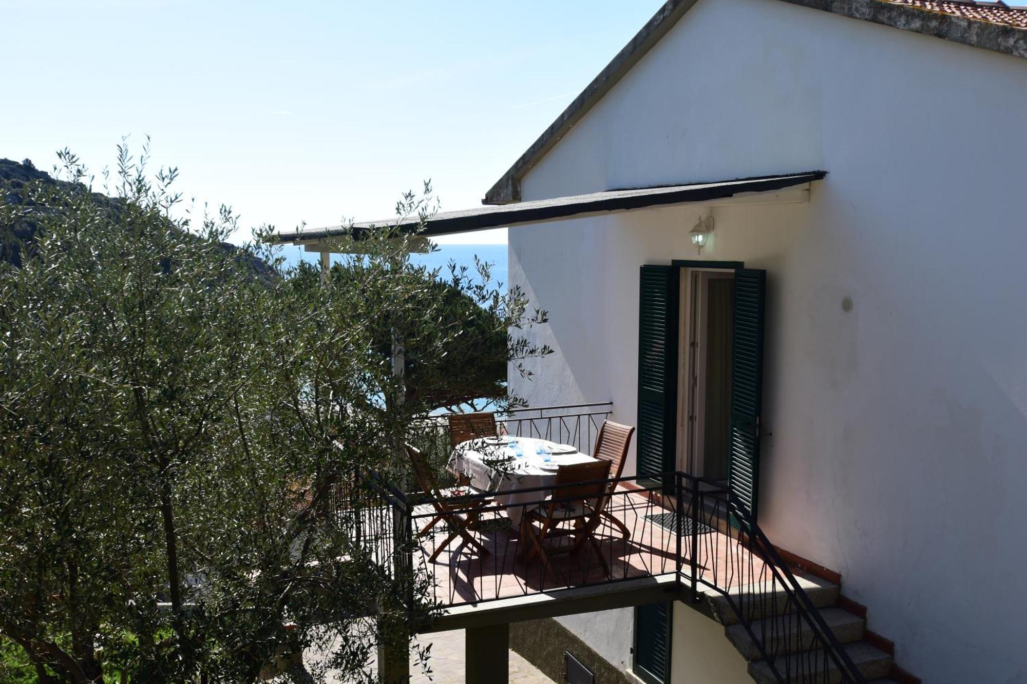 Appartamenti Cavoli - Vista Mare Con Terrazze, Clima E Posti Auto Spiaggia di Cavoli Exterior photo