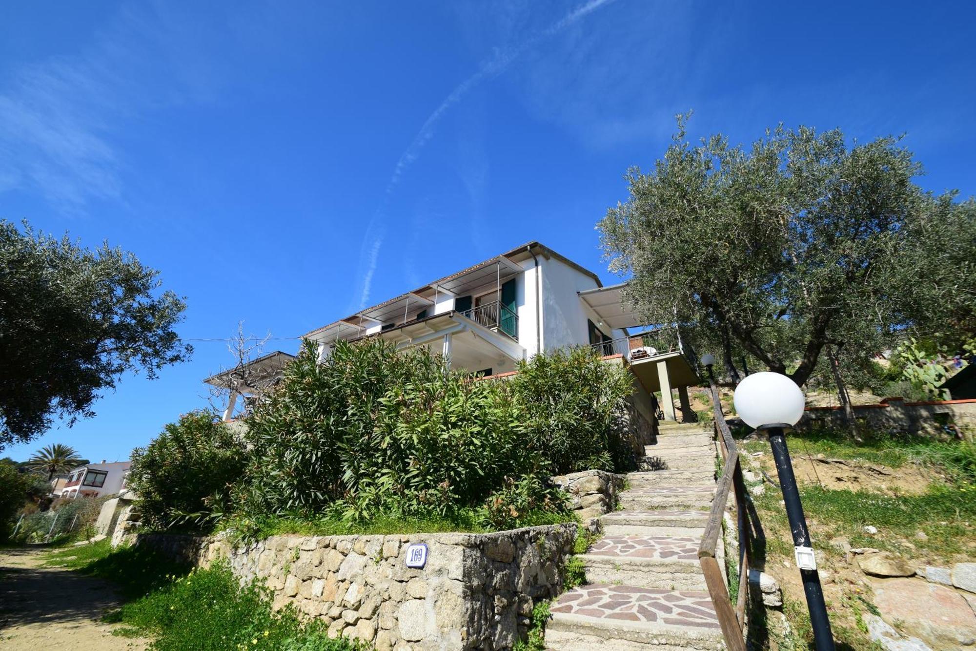 Appartamenti Cavoli - Vista Mare Con Terrazze, Clima E Posti Auto Spiaggia di Cavoli Exterior photo